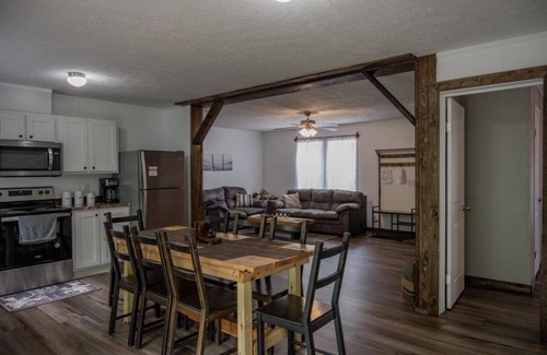 Friendship House | Nature lovers retreat! Near Castle Rock Lake/25 Min from Dells