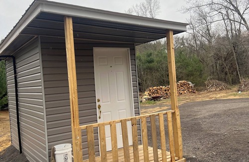 Langton Cabin | Nature Retreat | Cabin on 40 Acres, 15 Mins from Beaches