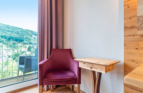 Buehlertal Apartment | Nature Room 'Weinliebe' with Balcony, Wi-Fi and Air Conditioning