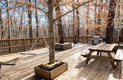 Hamilton House | Nature's Hideaway 4BR Home With Pool & Creek View