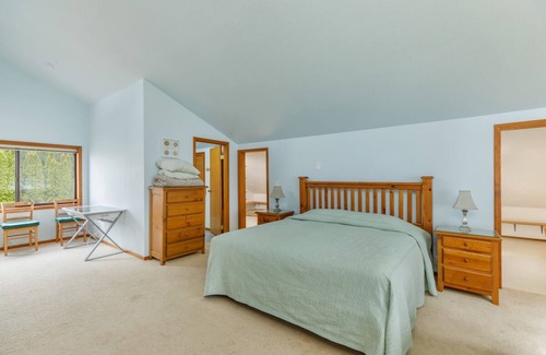 Brinnon House | Nature's Paradise Hood Canal 4 b/r sleeps 6 Waterfront Home w/NatGeo Views