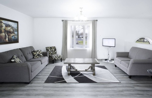 Timiskaming District House | Nature's Retreat