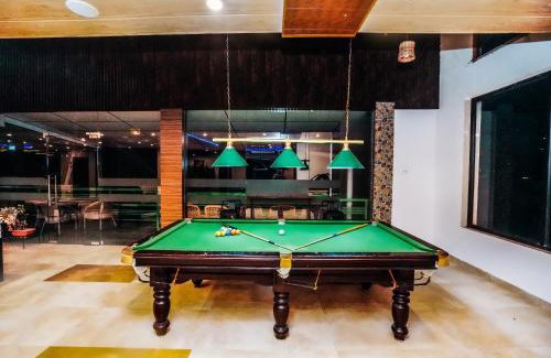 Baldeyan Hotel | Nature Valley View Resort Mashobra ! Luxury Choice ! gaming zone ! open terrace ! Big Parking