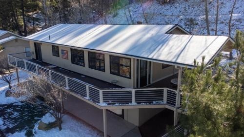 Strawberry House | Nature & Views with Games! Hammocks! Hot Tub!