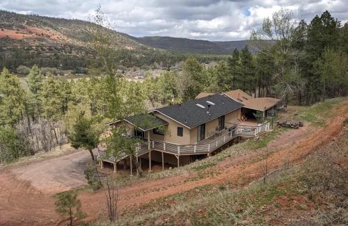 Strawberry House | Nature & Views with Games! Hammocks! Hot Tub!