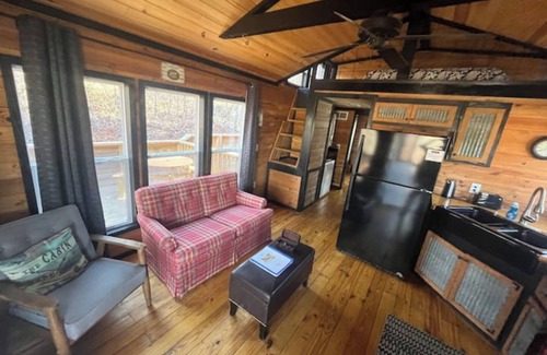 Jacksons' Gap Cabin | Natures Cove Cabin A-kayaks/fire pit/pet friendly
