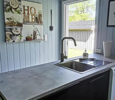 Tveit House | Naturskjønn feriehytte i nærheten av dyreparken