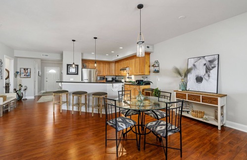 Chincoteague Condo | Nauti Girl - Sunset Bay Villa 310 - Waterfront, Pool, Boat Slip, Dog Friendly!