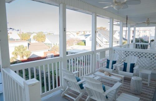Tybee Island Apartment | Nautical Nest 2 Bed 2 Bath Condo Walk to Beach