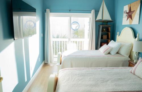 Tybee Island Apartment | Nautical Nest 2 Bed 2 Bath Condo Walk to Beach
