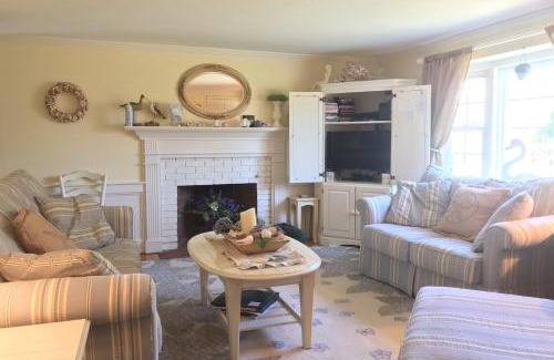 Yarmouth Port House | Nautical Nest