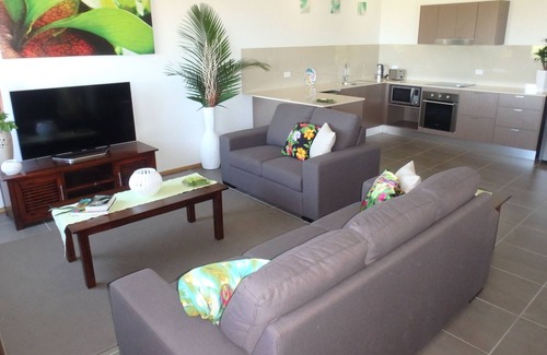 Mission Beach Hotel | Nautilus Apartments
