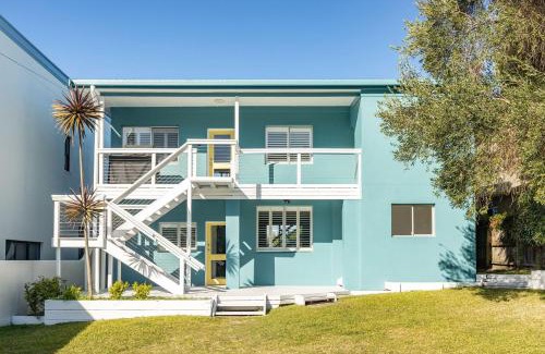 Blueys Beach House | Nautilus At Blueys . Beachfront