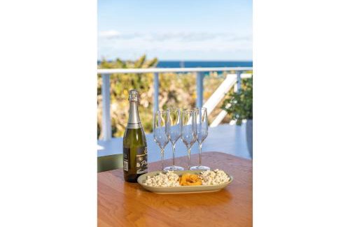 Blueys Beach House | Nautilus At Blueys . Beachfront