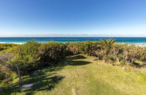 Blueys Beach House | Nautilus At Blueys . Beachfront