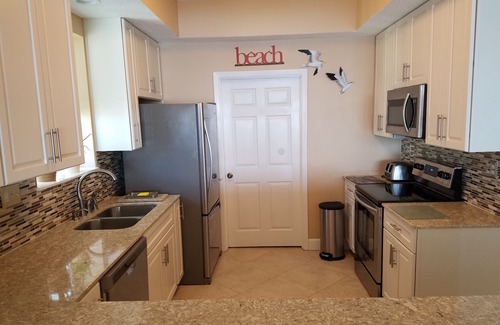 Navarre Beach Condo | Navarre's best views from this Regency end unit