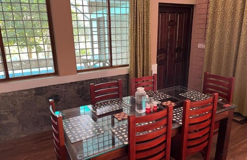 Sulthan Bathery House | Navaz Kalavara - Holiday Home