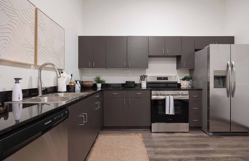 Highfill Apartment | Navigator - 5 mi to XNA - 15 mi to DT Bentonville