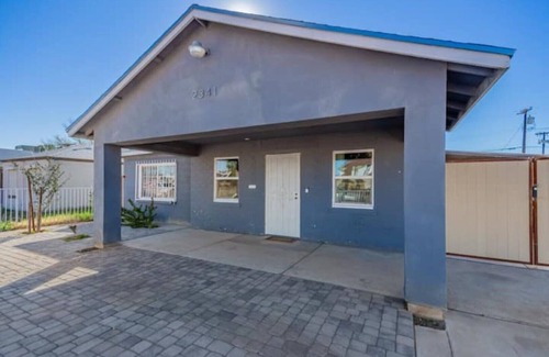 Estrella House | Navy blue on Adam’s, near downtown Phx Capital