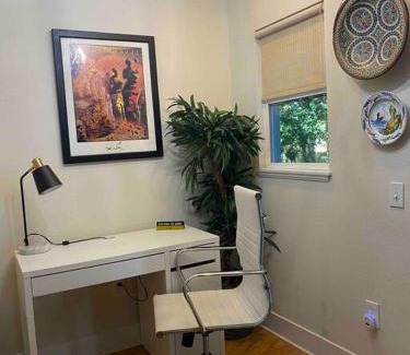 Tampa House | Nawlins vibe with rooftop verandah near Riverwalk and downtown