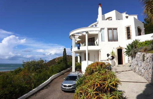 Bowentown Apartment | Naxos - Med style castle, ocean views from every room!