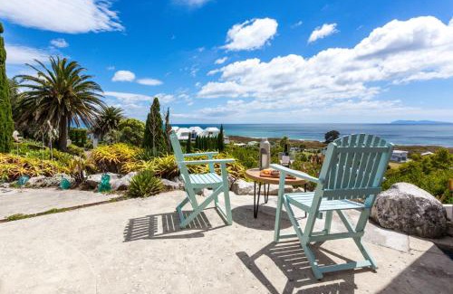 Bowentown Apartment | Naxos - Med style castle, ocean views from every room!