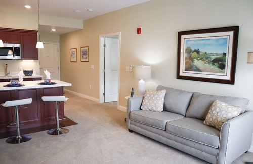 Castleton Apartment | NCAA Football, 1BR/1BA-Apt w/Kitchnt, Rm Svc Avail