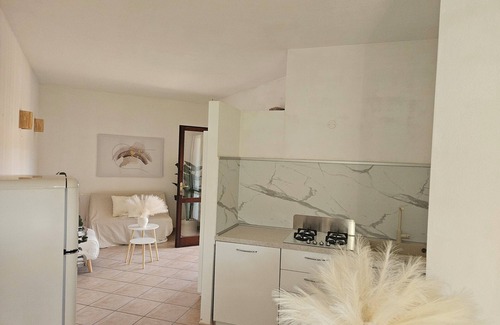 Rena Majore House | nCharming 1-Bedroom Getaway with WiFi & AC in Stunning Rena Majore