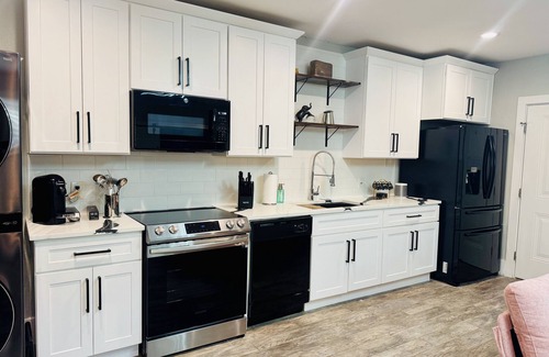 Windsor Park House | nCharming 2-bedroom house in wonderful Austin with WiFi, AC