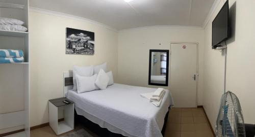UPhongolo Bed & Breakfast | Ncotshane BnB