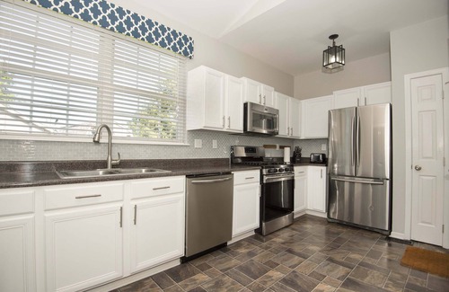 Oswego House | nCozy ranch with 4 bedrooms
