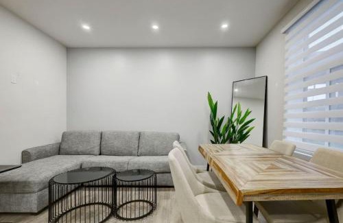 Cote-Des-Neiges—Notre-Dame-De-Grace Apartment | NDG Loft A Contemporary Urban Retreat