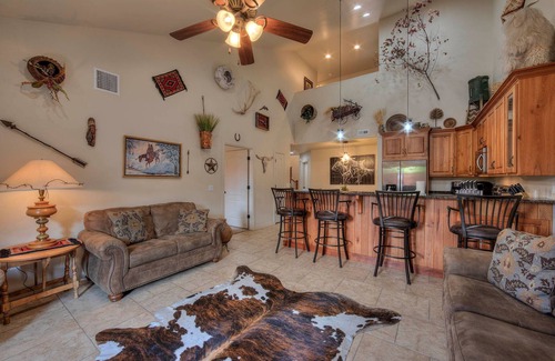 Moab South Valley House | Near Arches Park w/Private Hot Tub! En-Suite Bathrooms For All Bedrooms!