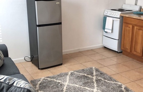 Richmond Apartment | Near Bart, Ferry, Kaiser, Richmond Refinery & 580/80 HWY