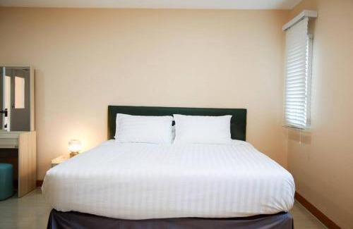 Bang Na Apartment | Near BTS Bearing Skytrain- Homey living Townhome - 4 Bedrooms