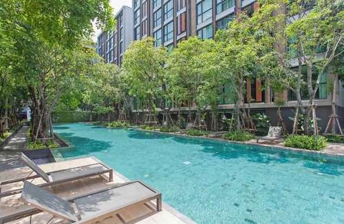 Khlong Toei Apartment | Near BTS Fast Wifi Checkin24h Pool Suana 23 Gym