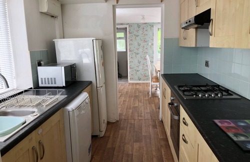 Langstone House | *Near Celtic Manor Golf Resort - Detached Bungalow Ideal For Quick Stay*