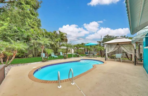 Largo House | Near Clearwater🏖🏄Home❤️Pool🏊King Bed🛌Parking🚘