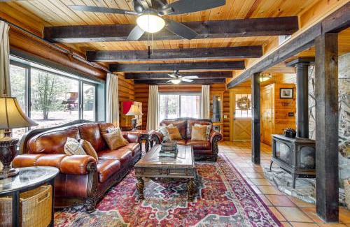 Pinetop House | Near Dining, Hiking and Golf Pinetop Log Cabin!