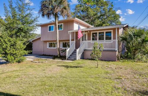 Southeast Pensacola Apartment | Near Downtown Beach Main House - Woodland Escape