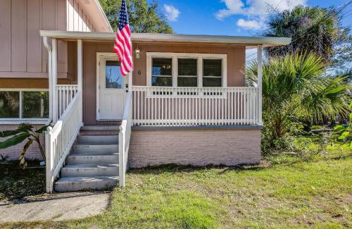 Southeast Pensacola Apartment | Near Downtown Beach Main House - Woodland Escape