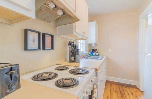Columbus Apartment | Near Downtown, Parks & Museum - Midtown Back House
