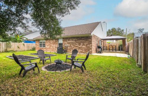 Whitemarsh Island House | Near Dtwn and Beach Savannah Home with Game Room!