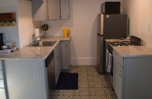 Hendersonville Cottage | Near Dupont State and Pisgah Nat. Forest