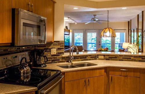 Historic Seaport Condo | Near Duval - Tiki Bar - Private Beach - 2BR Condo - Old Town Key West - Sleeps 6