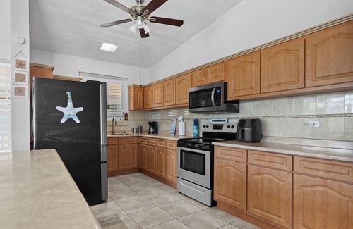 Cabo Rojo Villa | Near El Combate Beach | Free Parking | BBQ