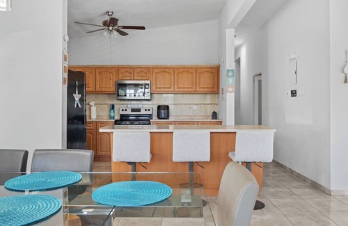 Cabo Rojo Villa | Near El Combate Beach | Free Parking | BBQ