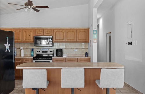 Cabo Rojo Villa | Near El Combate Beach | Free Parking | BBQ