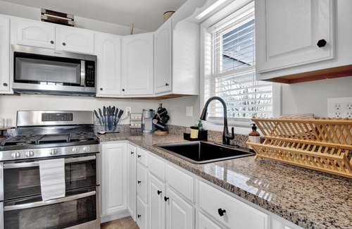 Carlisle Apartment | Near Fairgrounds, Dickinson, CPA Ballet! Private Deck!