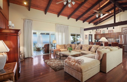 Honaunau-Napoopoo House | Near Historic Kealakekua Bay, Elevation, Close to Shops, Tranquil Retreat